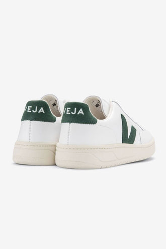 Veja V-12 Leather - Extra White Cyprus